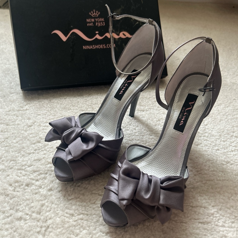 Nina Shoes peep toe pumps - US 7, excellent condition
